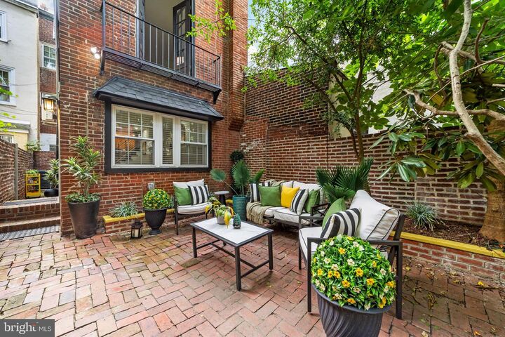 321 S Fawn Street  Philadelphia PA 19107 photo