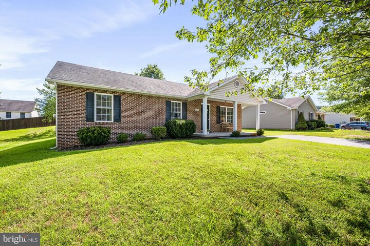 Property Photo: 1106 Ashby Street VA 22630
