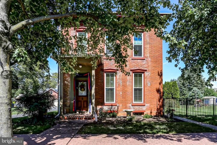 Property Photo: 11 W High Street PA 17550