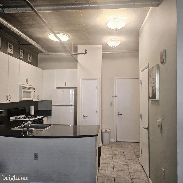 Property Photo:  1300 N Street NW 318  DC 20005 
