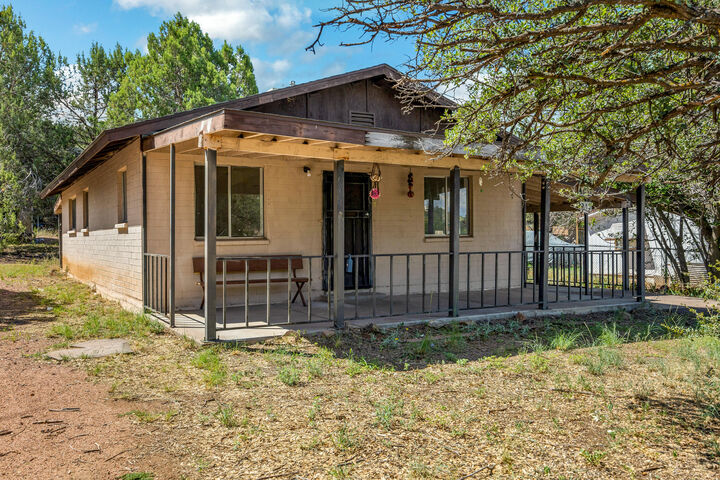 Property Photo: 215 E Phoenix Street AZ 85541