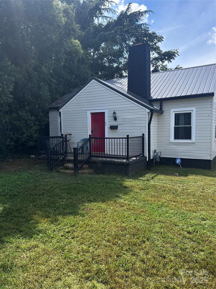 136 S Broadway Street  Forest City NC 28043 photo