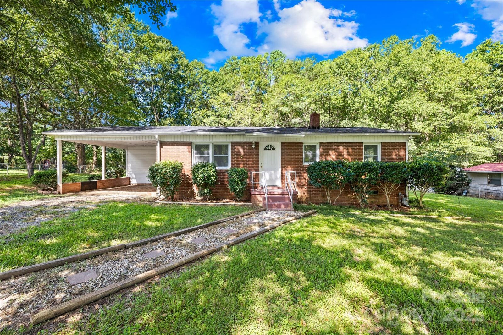 Property Photo:  505 Mauney Lane  NC 28150 