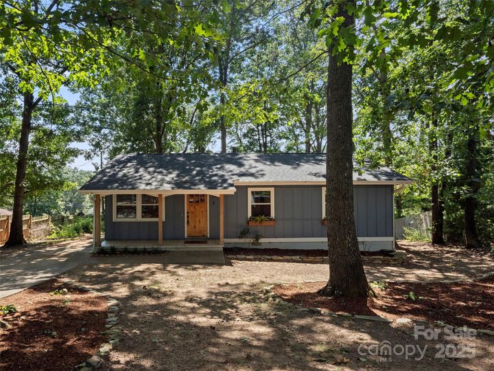 4 Merlin Way  Asheville NC 28806 photo