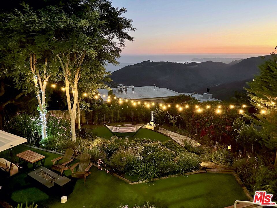 Property Photo: 2977 Seabreeze Dr CA 90265