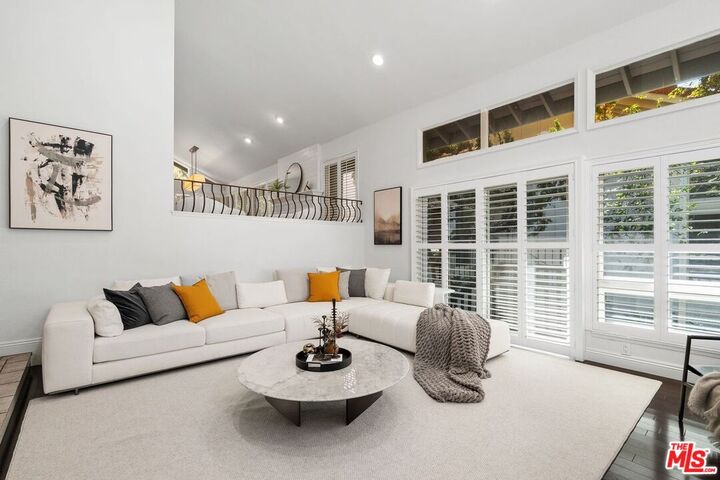 Property Photo: 2880 Woodwardia Dr CA 90077