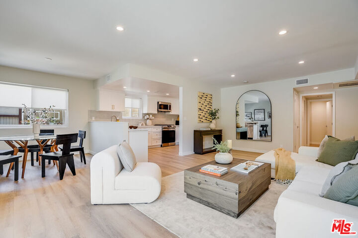 Property Photo:  1470 Rexford Dr  CA 90035 