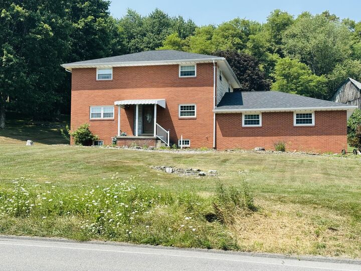 Property Photo: 19 Salandra Ln PA 15824