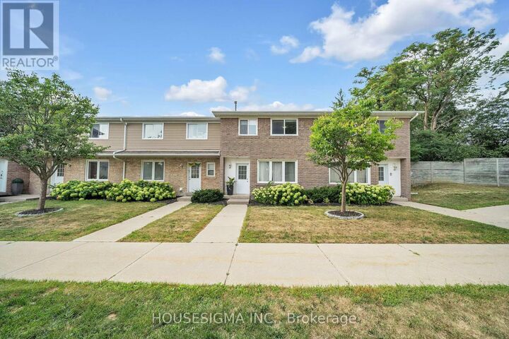 Property Photo: 50 Westmount Road West 16 ON N2M 1R5