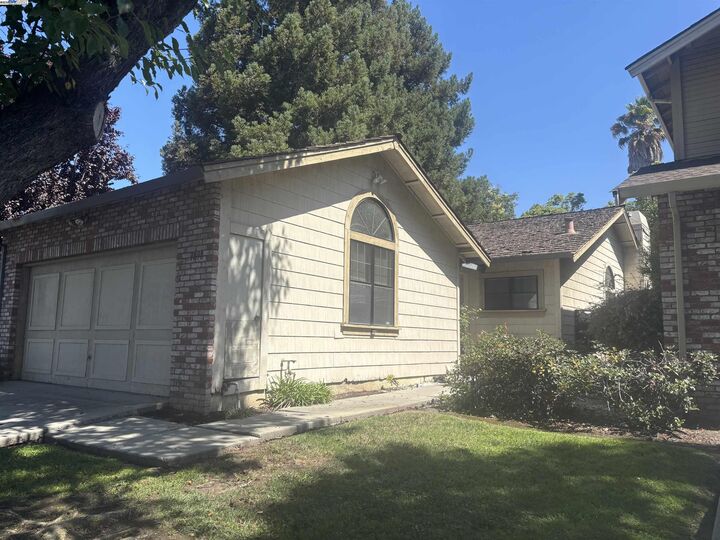 Property Photo: 1898 Westminister Ct CA 95132
