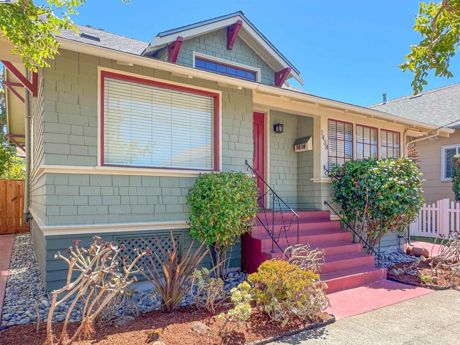 Property Photo:  1438 6th St  CA 94501 