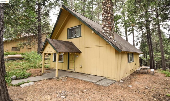 Property Photo: 21996 Sunrise Dr CA 95346