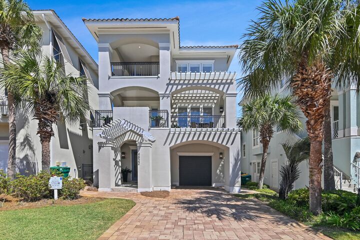 Property Photo: 4822 Ocean Boulevard FL 32541
