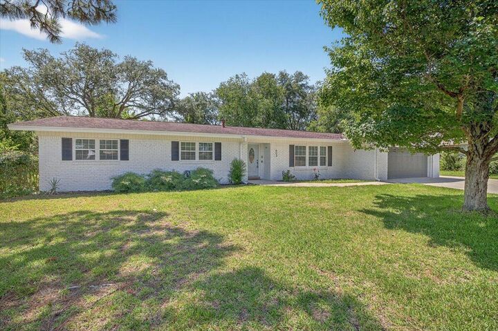 Property Photo: 603 NE Golf Course Drive FL 32547