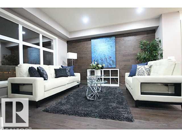 Property Photo:  11333 76 Avenue NW  AB T6G 0K3 