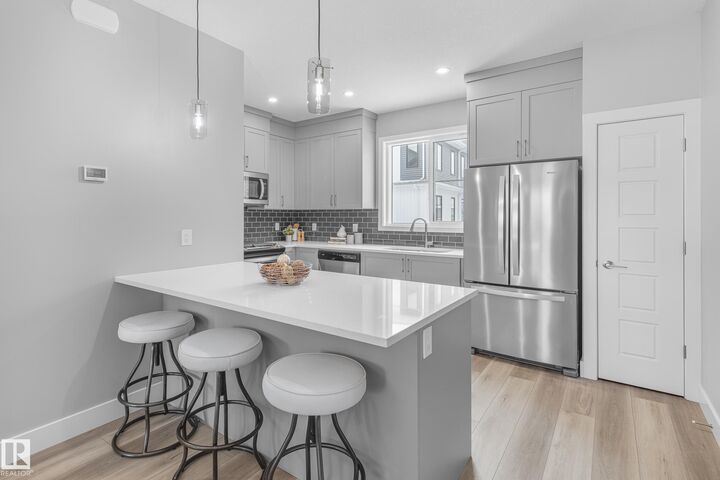 6905 25 Avenue SW 6  Edmonton AB T6X 3B7 photo