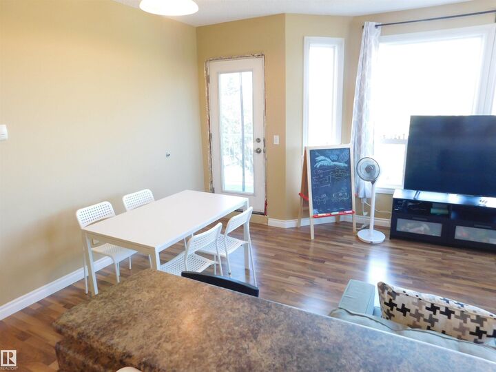Property Photo: 9120 156 Street NW 402 AB T5R 1Y8