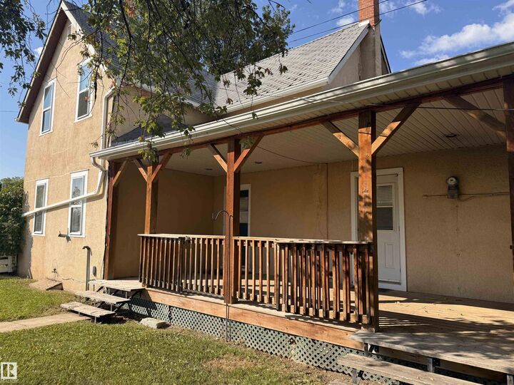 Property Photo: 4901 53 Avenue AB T7Z 1C5