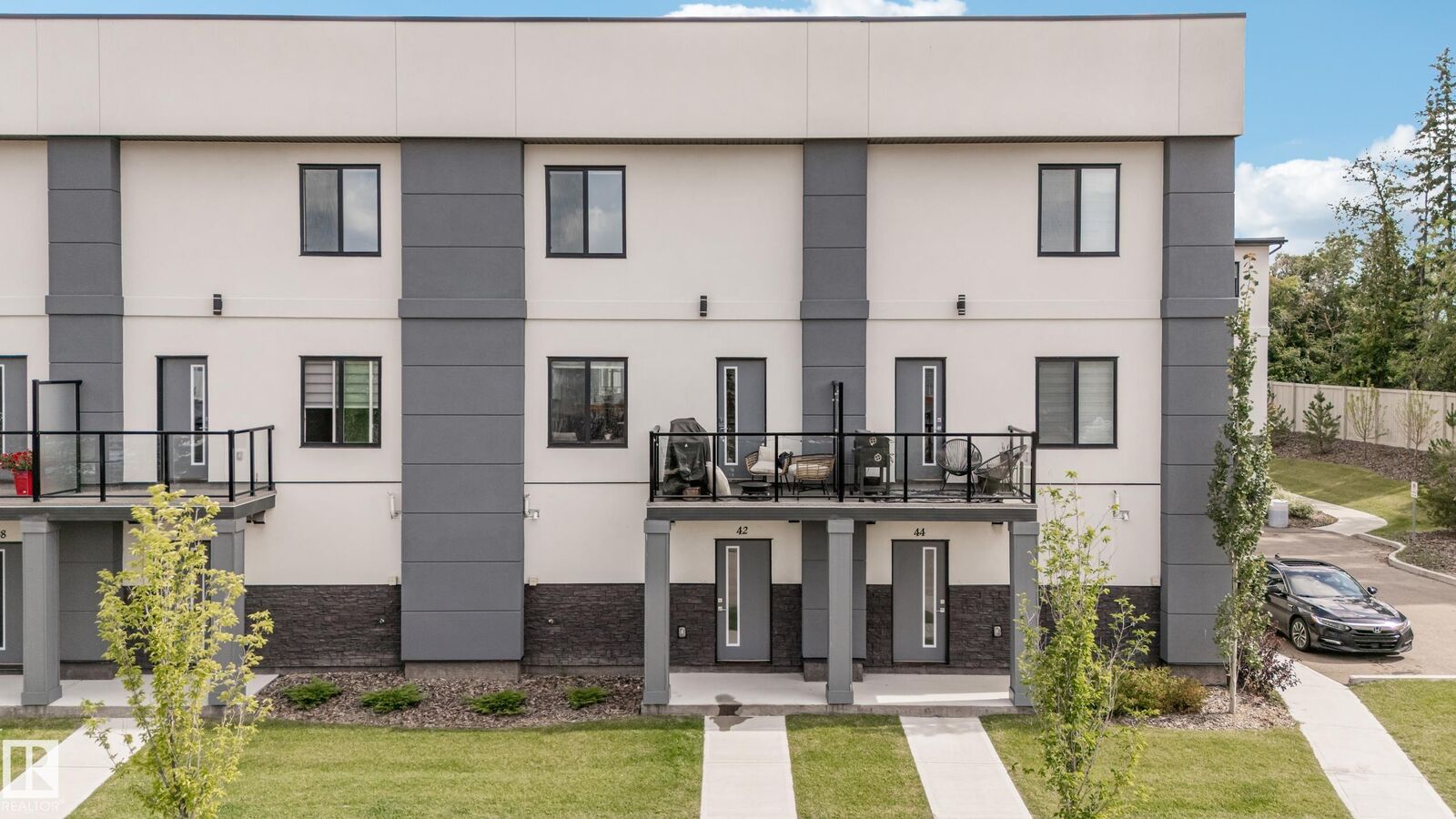 Property Photo:  10 Salisbury Way 42  AB T8B 0B1 