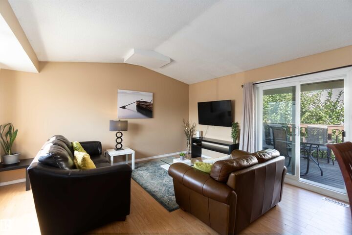 546 Willow Court NW  Edmonton AB T5T 2K7 photo