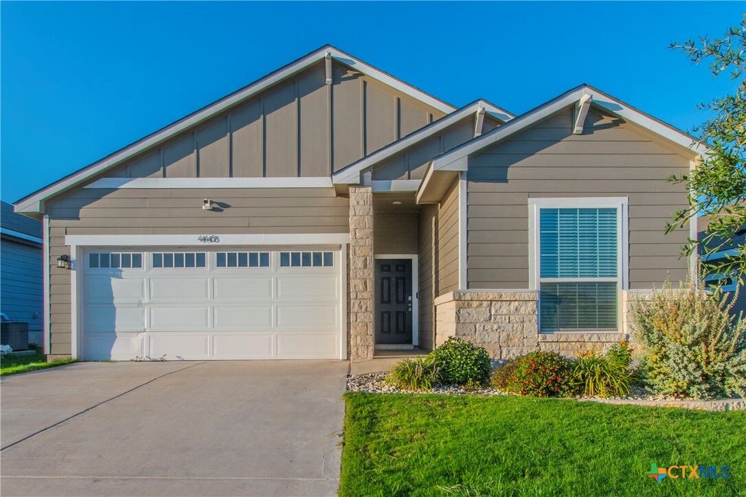 Property Photo: 448 Oxford Lane TX 76579