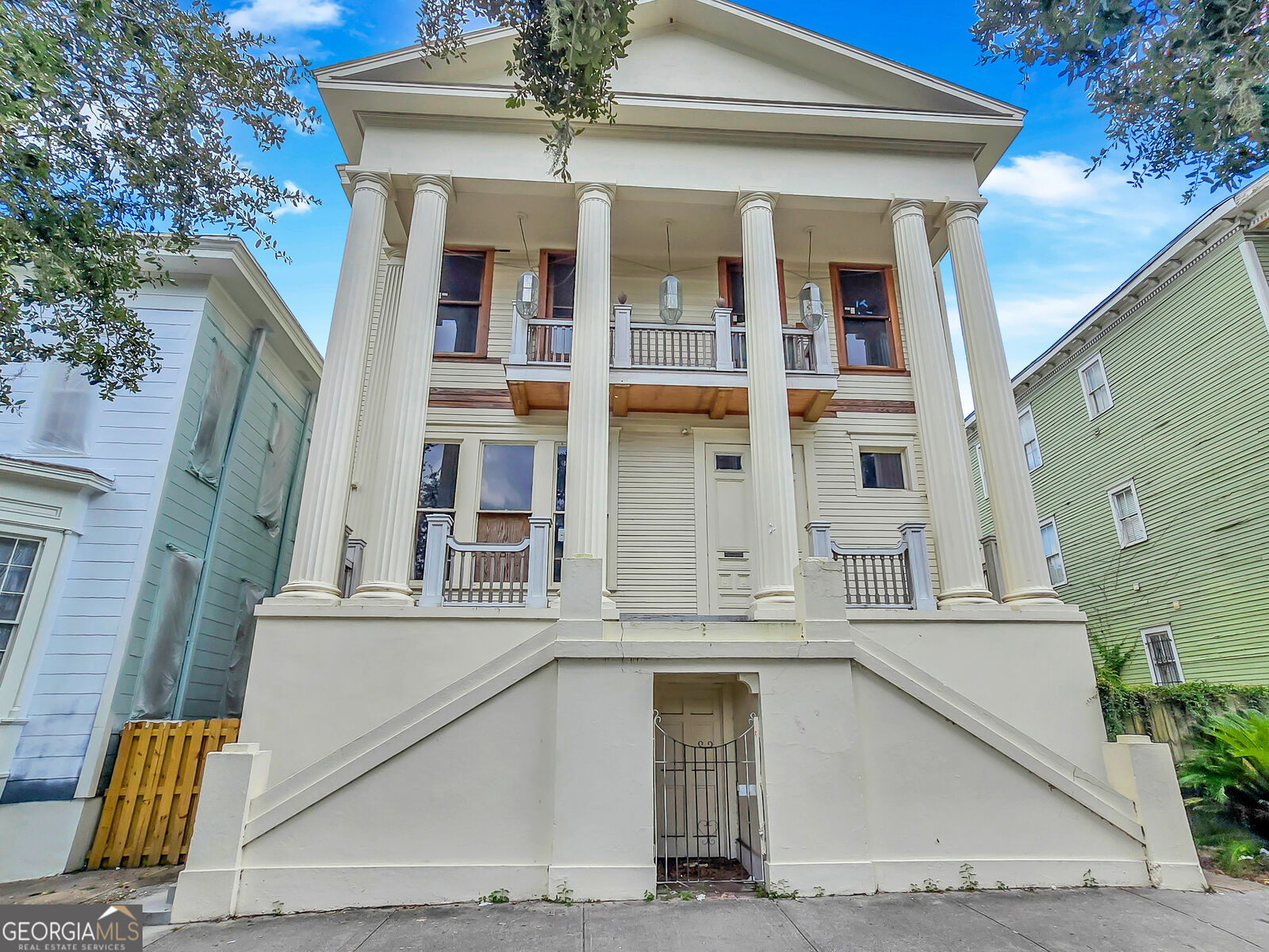 Property Photo:  808 Drayton Street  GA 31401 