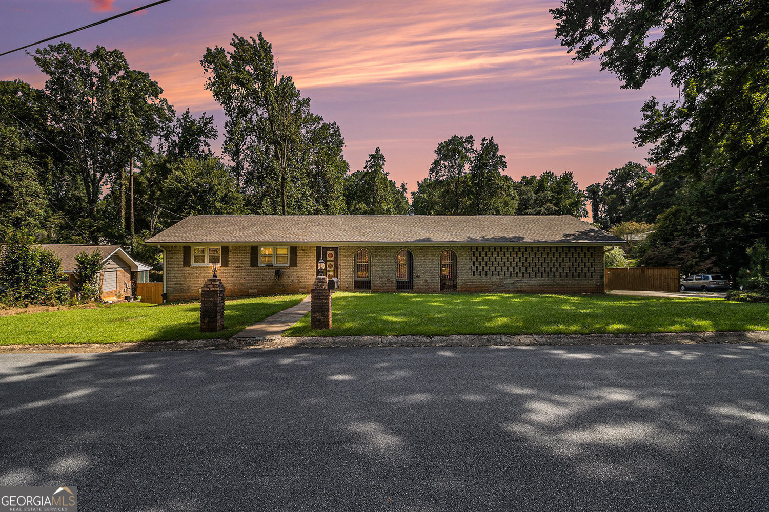Property Photo: 4777 Summit Hills Way GA 30084