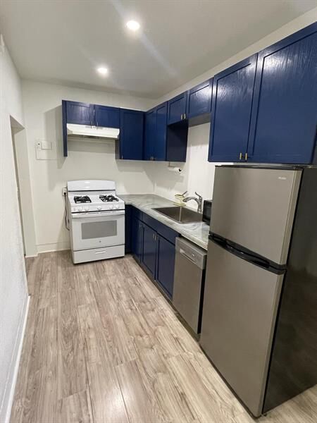Property Photo: 1706 N 15th St FL 34950