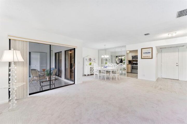 Property Photo: 3993 Carambola Cir 2998 FL 33066