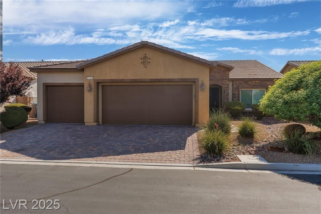 Property Photo: 5940 Jasper Ridge Street NV 89130