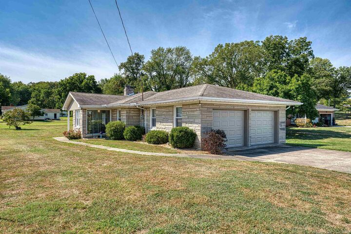 Property Photo: 2996 Hillview Lane IN 47620