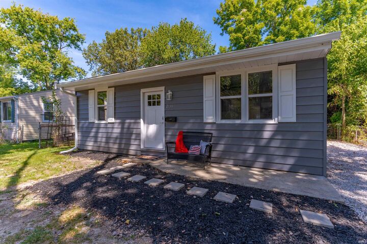 Property Photo: 2136 Frisse Avenue IN 47714