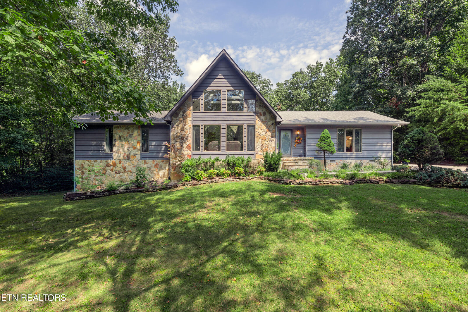 Property Photo: 128 W Hills Court TN 37748
