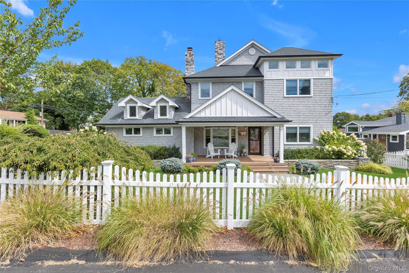 Property Photo:  24 Coles Place  NY 11768 