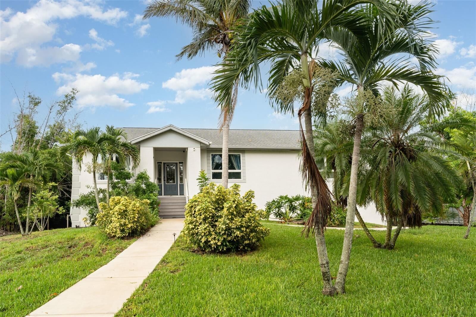 Property Photo:  1021 99th Street NW  FL 34209 