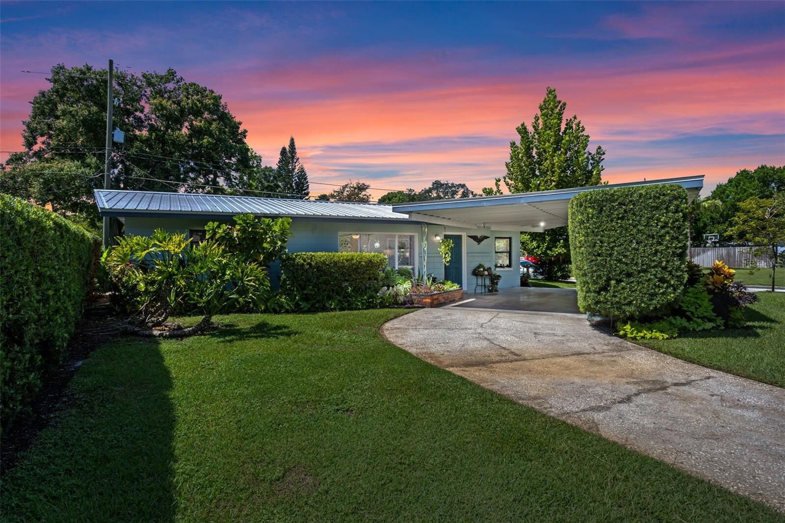 Property Photo:  4028 Ibis Drive  FL 32803