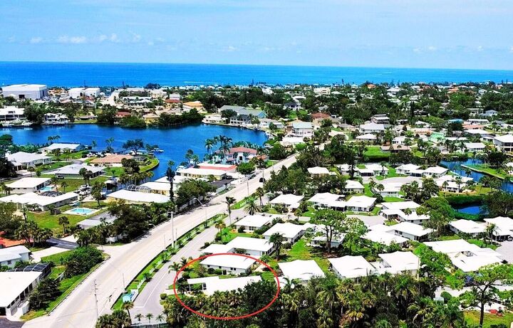 Property Photo: 214 Fair Winds Drive 214 FL 34275