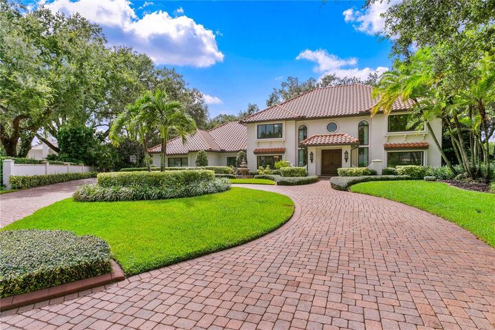 Property Photo:  16406 Zurraquin De Avila  FL 33613 