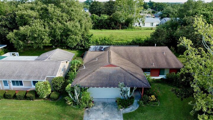 Property Photo: 5003 Gardengate Lane FL 32821