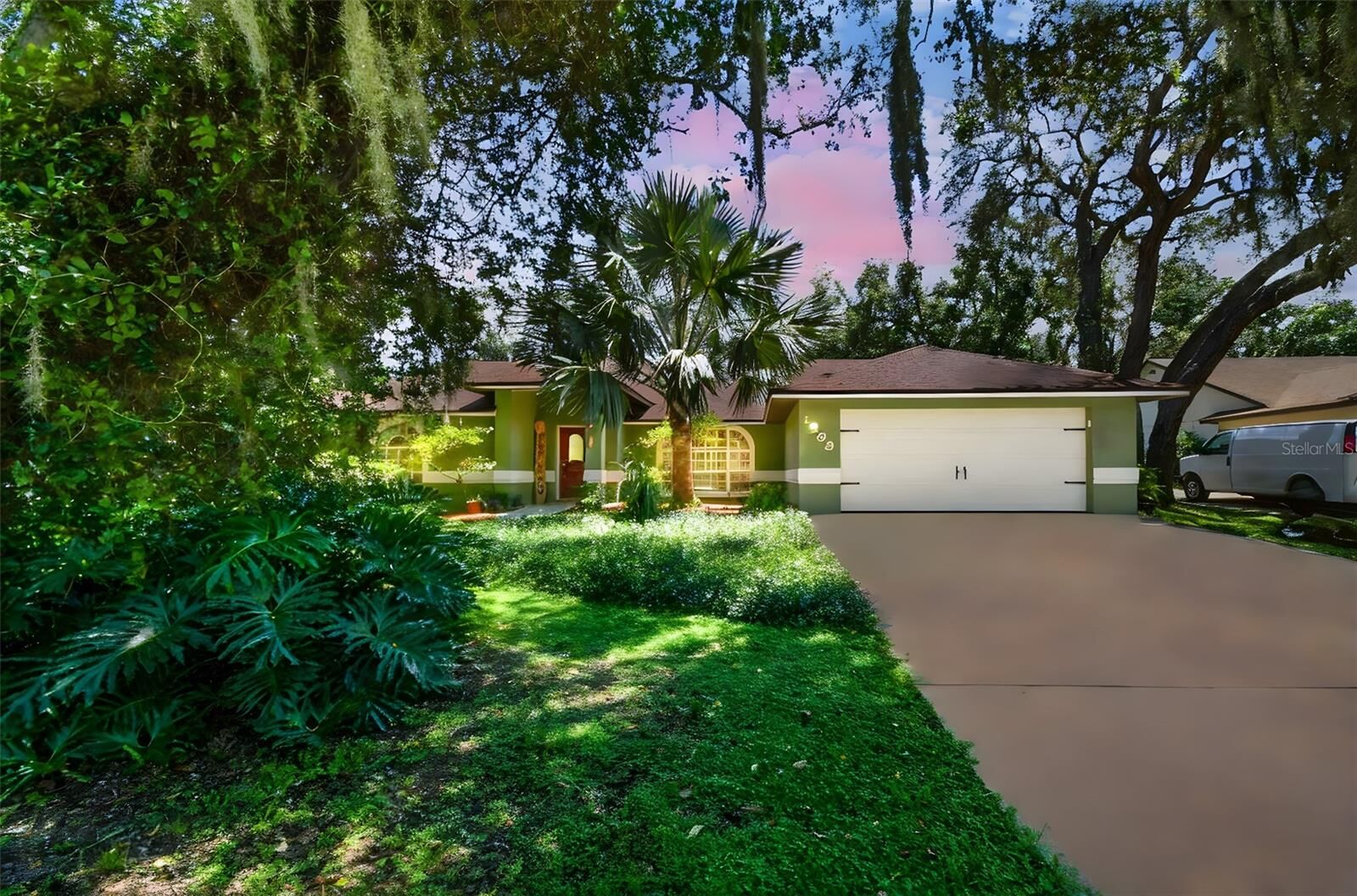 Property Photo: 1509 Little Johns Trail FL 33809