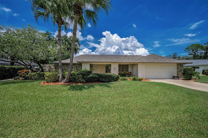 Property Photo: 3105 Wesson Way FL 33618