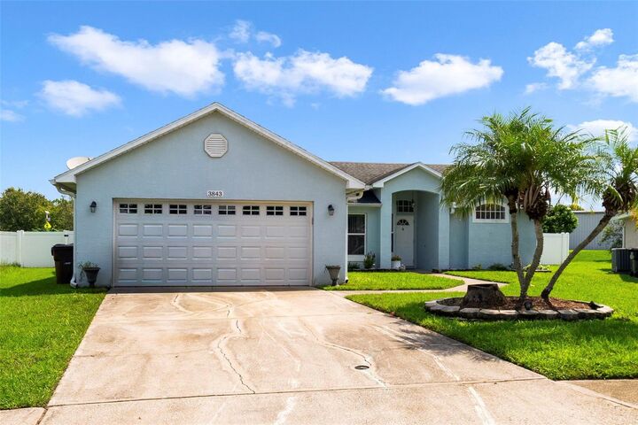 Property Photo: 3843 Blackberry Circle FL 34769