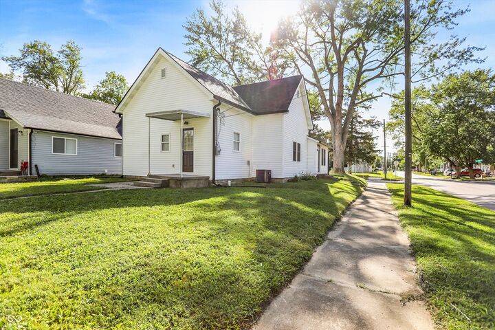 Property Photo: 853 N 12th Street IN 46036