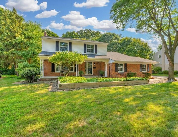 Property Photo:  3729 Boulder Drive  MI 48084-1151 