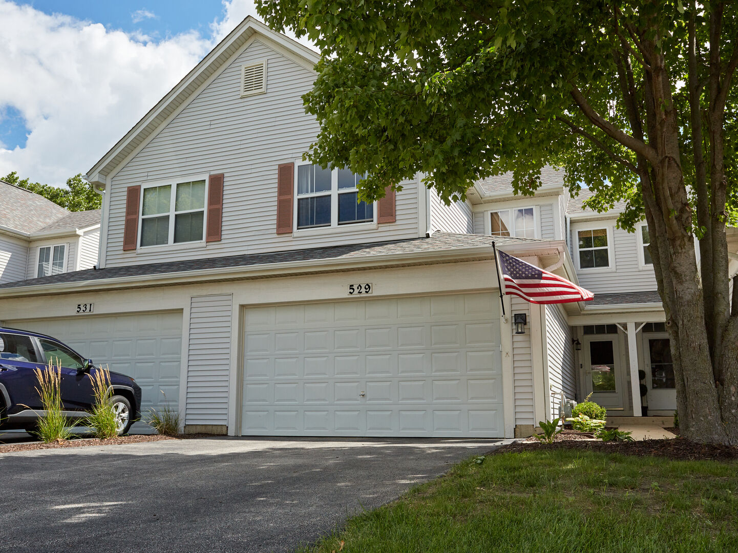 Property Photo: 529 Horizon Drive IL 60103