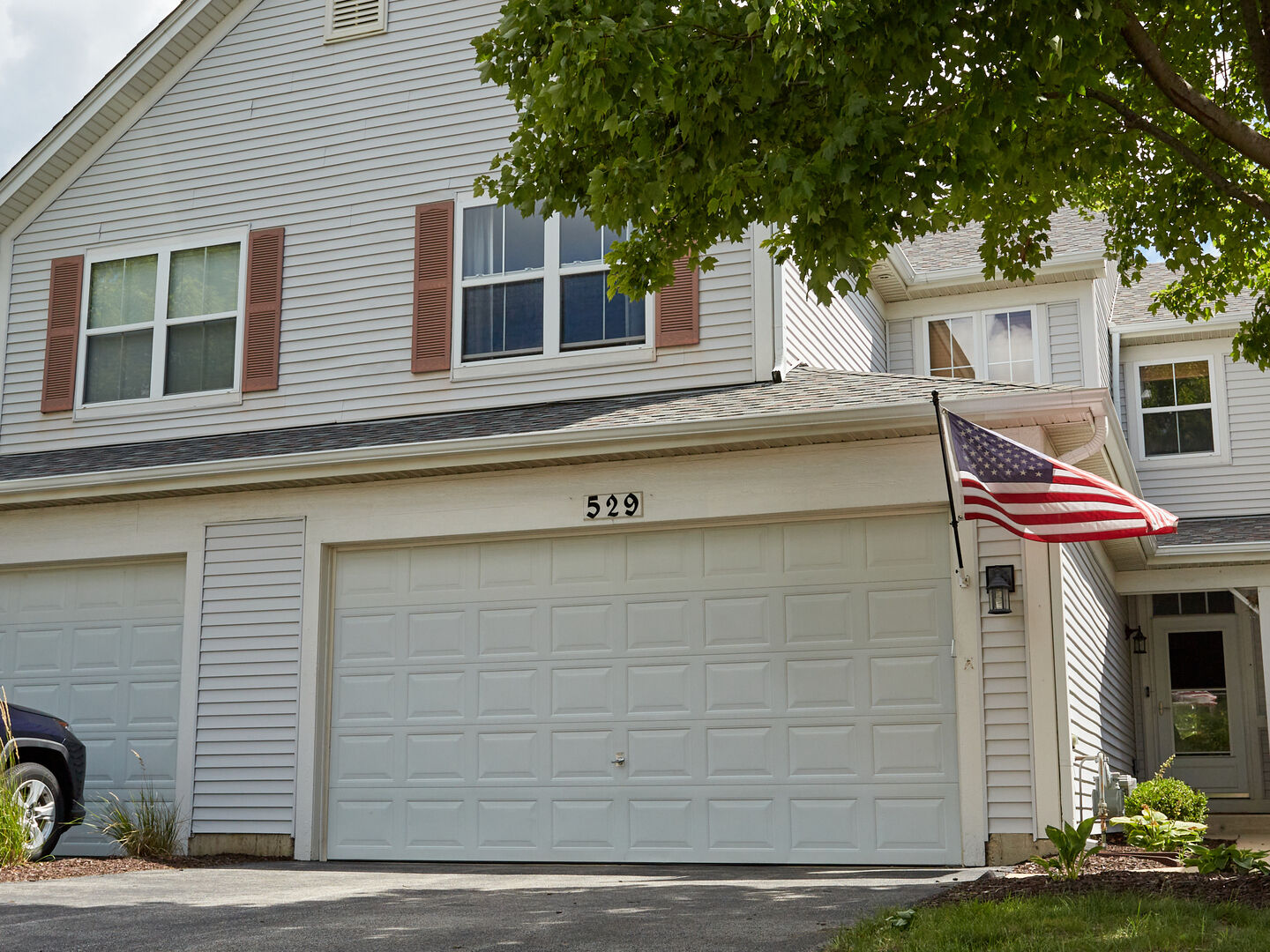 Property Photo: 529 Horizon Drive IL 60103