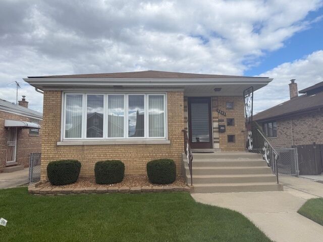 Property Photo: 5353 S Moody Avenue IL 60638