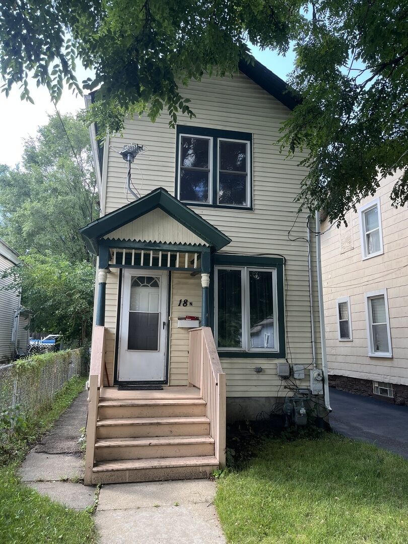 Property Photo: 18 N West Street IL 60505