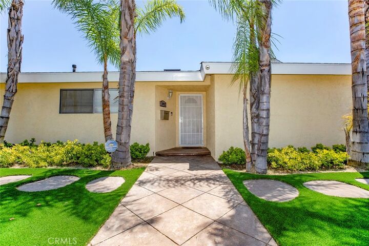 Property Photo: 12922 Strathern Street CA 91605