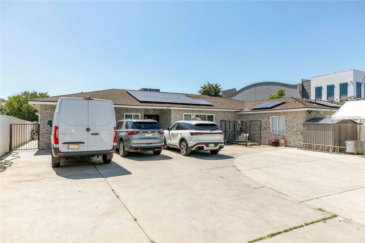 Property Photo:  11024 Peoria Street  CA 91352 